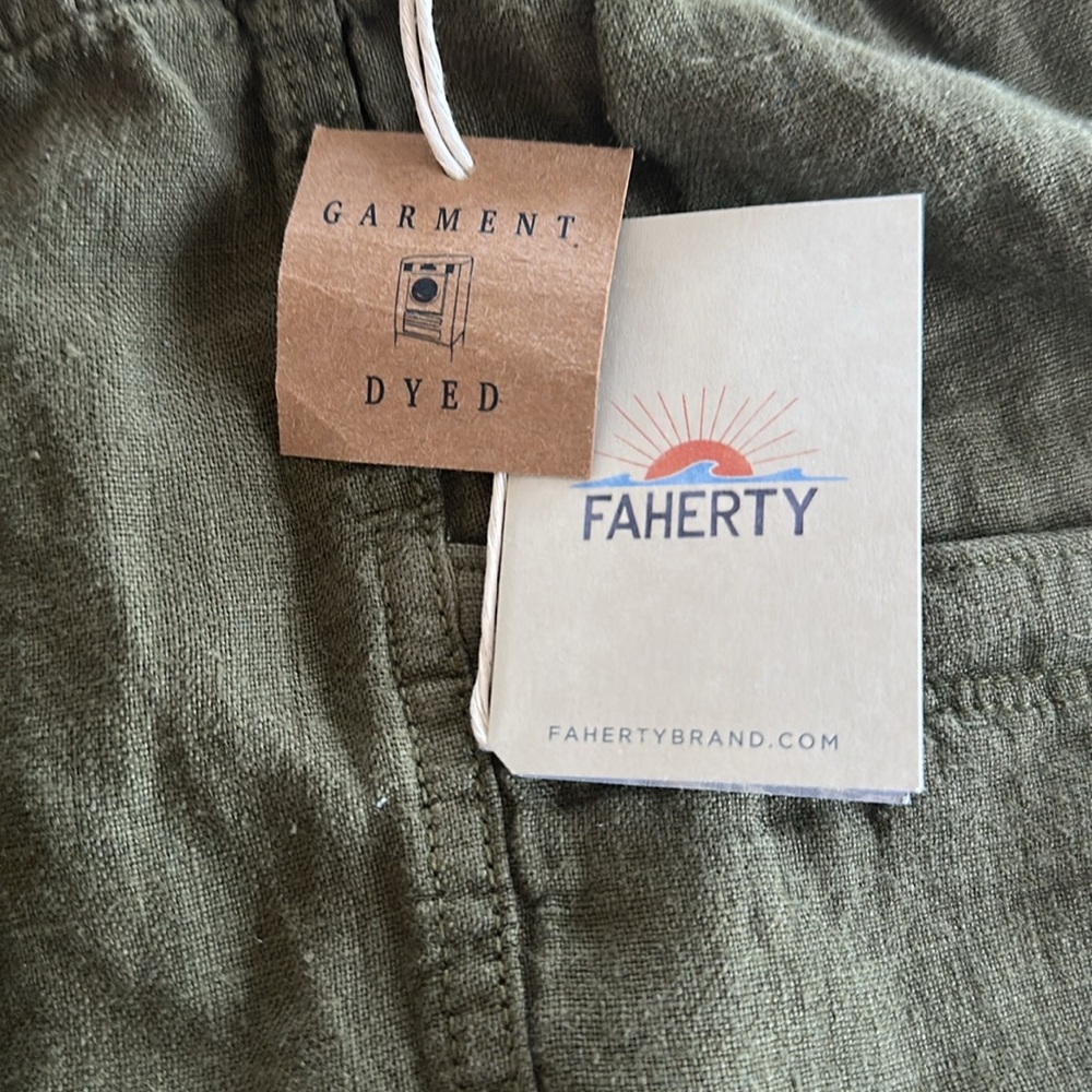 Faherty Olive Shorts NWT, Size Medium - Picture 2 of 5